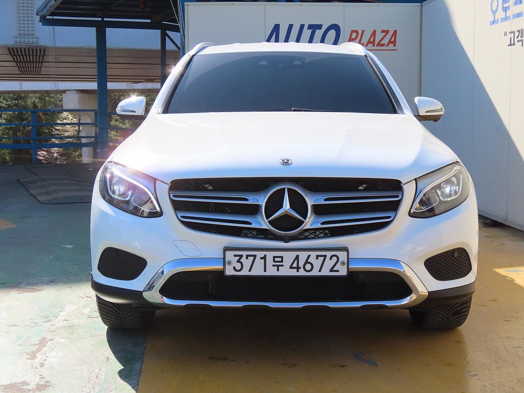 Mercedes Benz GLC Class - Vista 2