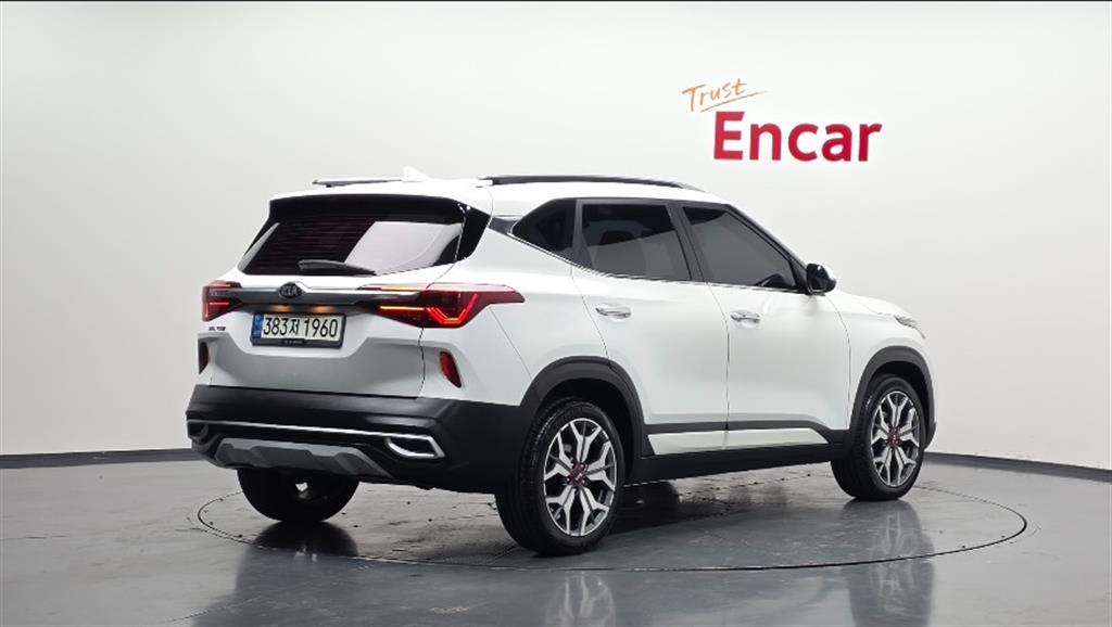 KIA Seltos - Vista 2