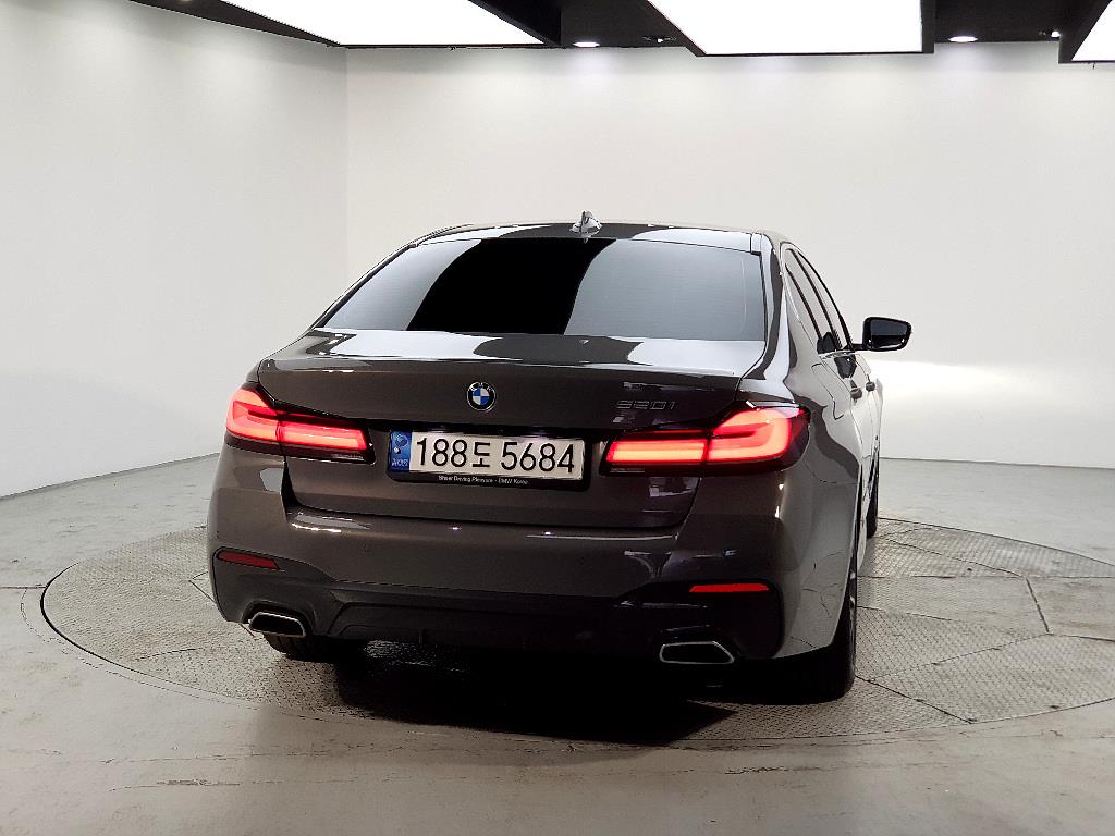 BMW 5 Series - Vista 3