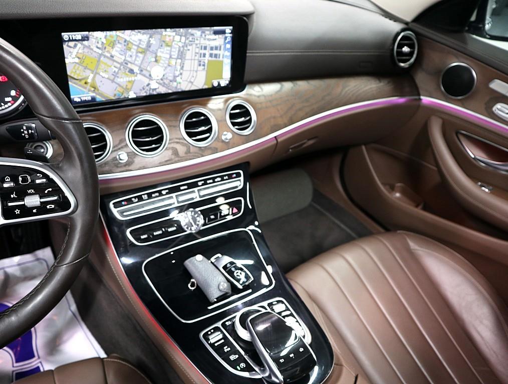 Mercedes Benz E class - Vista 11