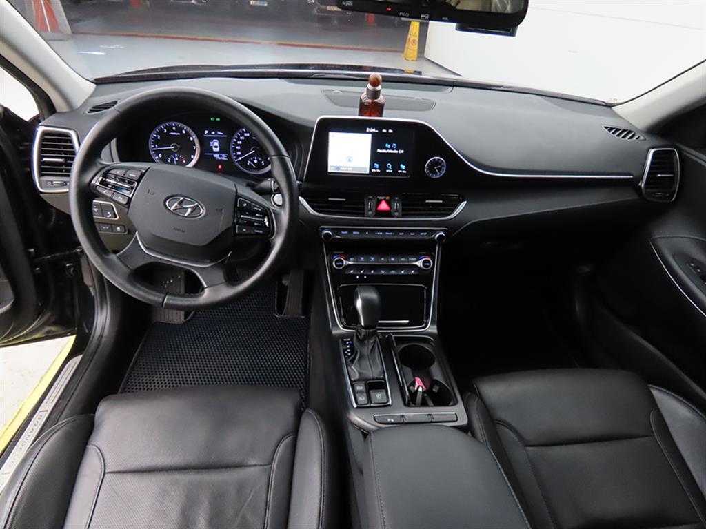 HYUNDAI Grandeur - Vista 7