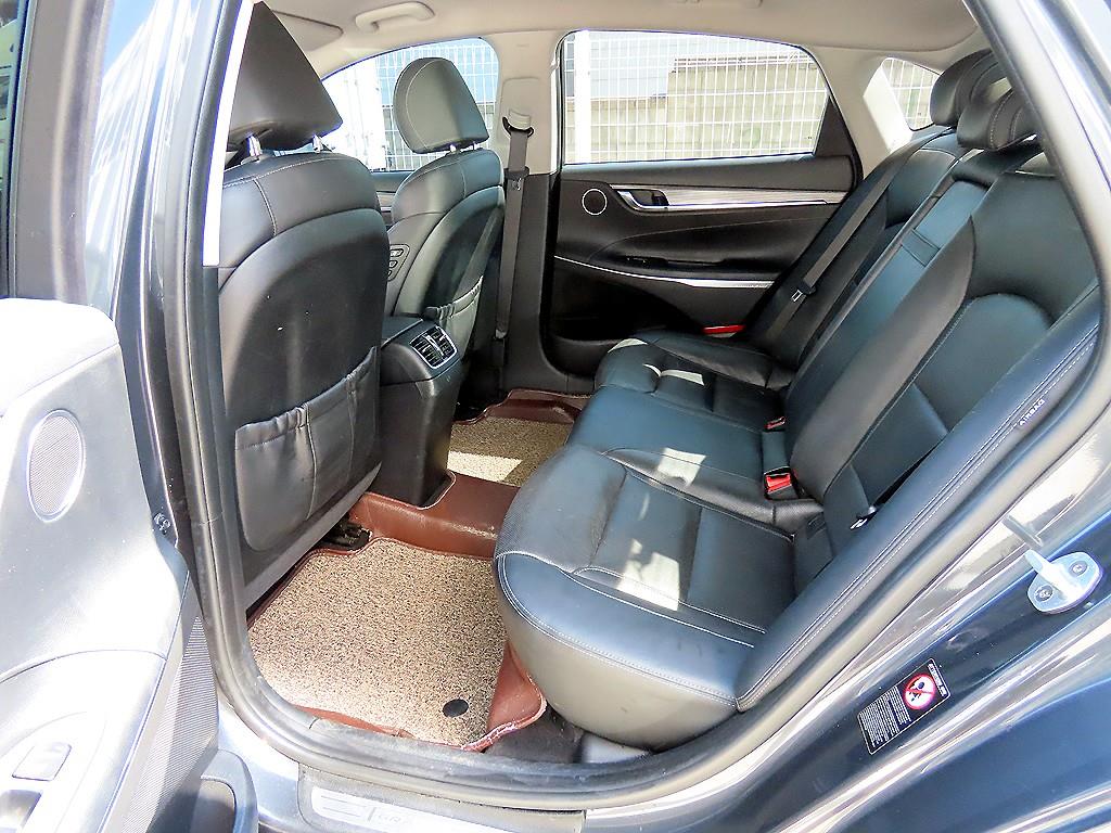 HYUNDAI Grandeur - Vista 6