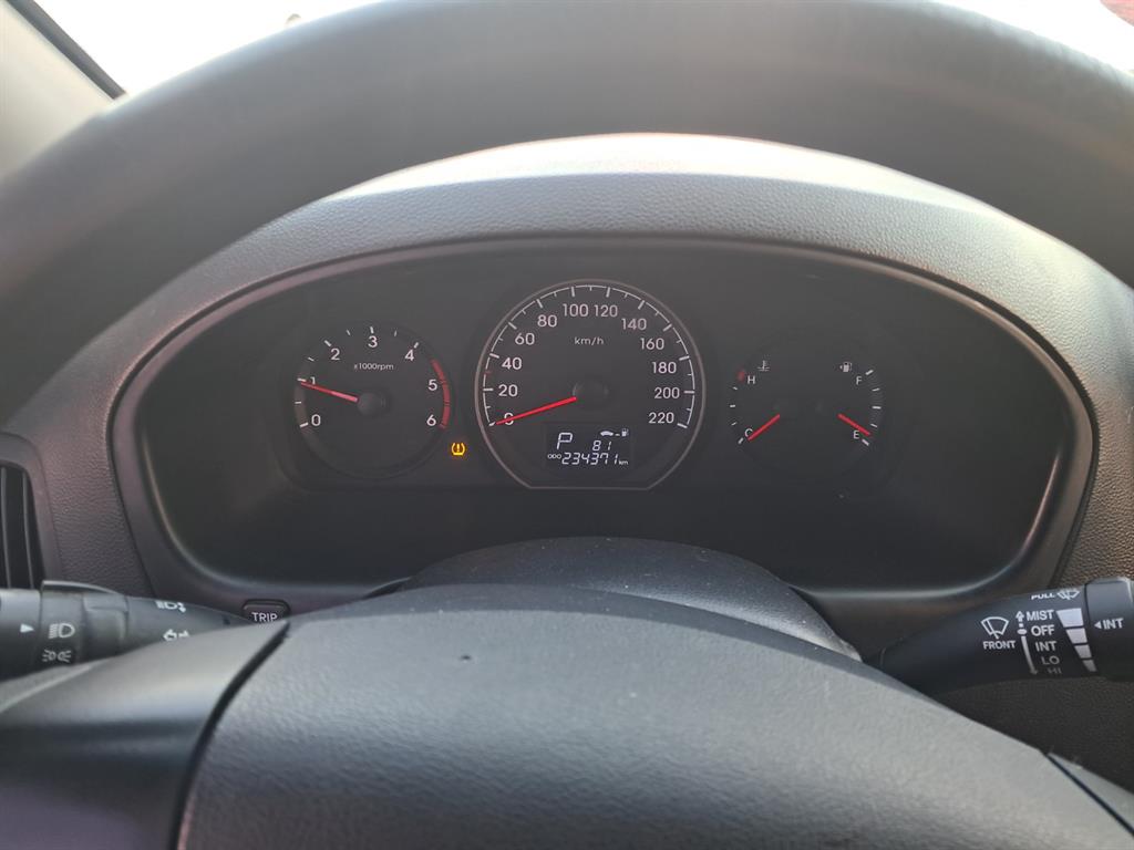 HYUNDAI Starex - Vista 6