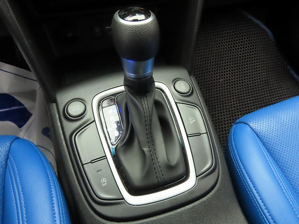 HYUNDAI Kona - Vista 10