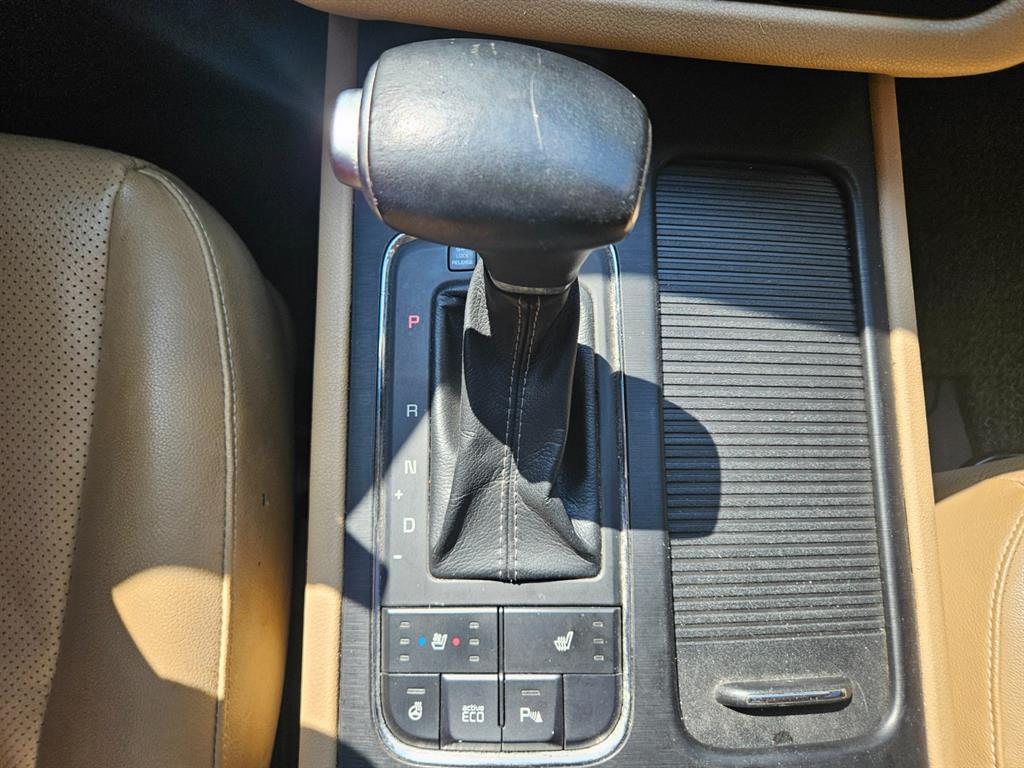 KIA Carnival - Vista 11