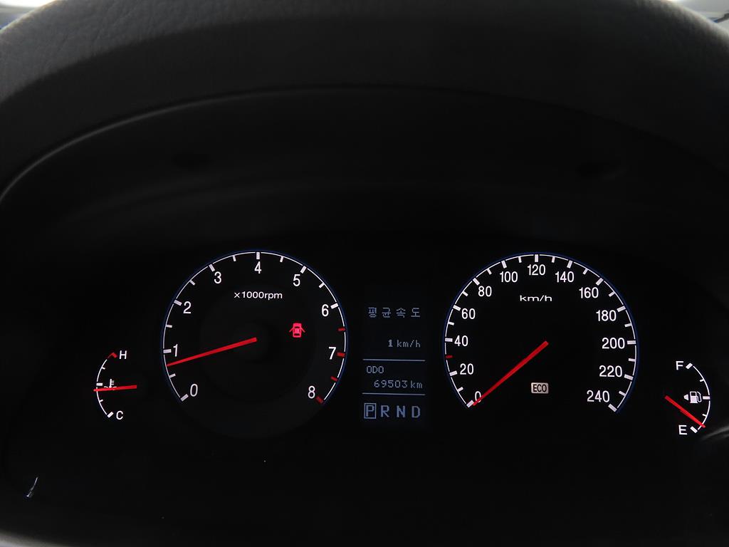 HYUNDAI Grandeur - Vista 9