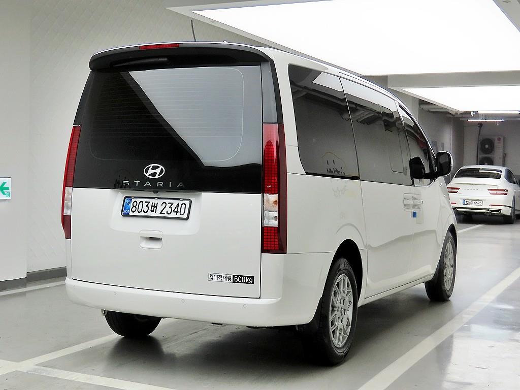 HYUNDAI Staria - Vista 4