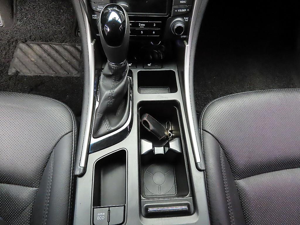 HYUNDAI Sonata - Vista 10