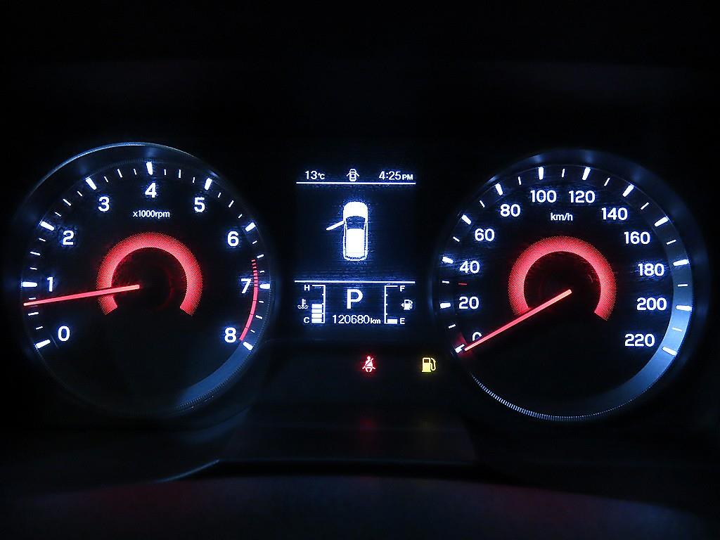 Ssangyong Tivoli - Vista 9