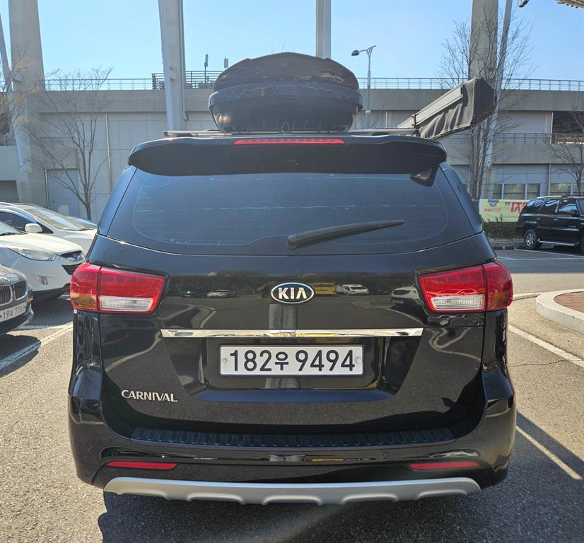 KIA Carnival - Vista 5