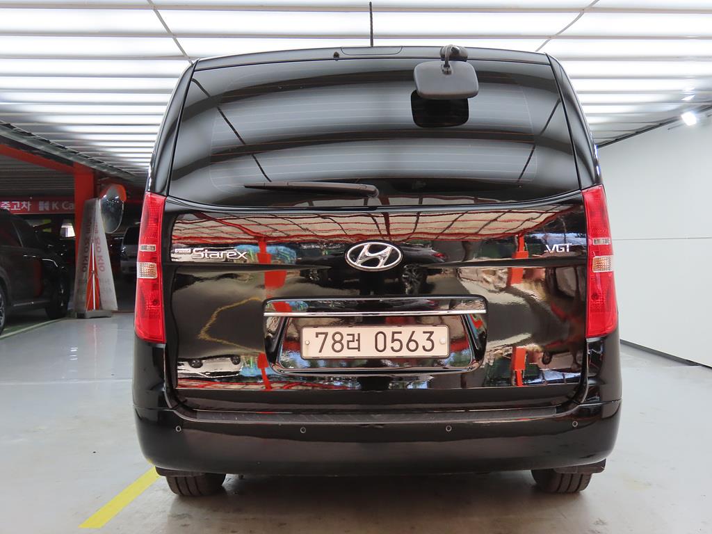 HYUNDAI Starex - Vista 4