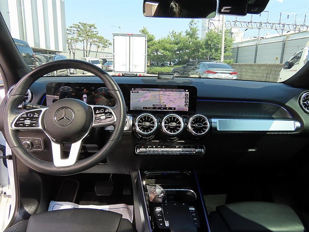 Mercedes Benz GLB Class - Vista 7