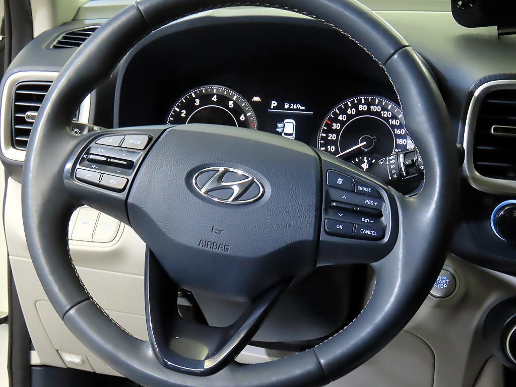 HYUNDAI Venue - Vista 8
