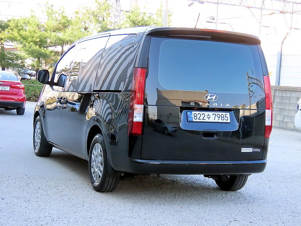 HYUNDAI Staria - Vista 3