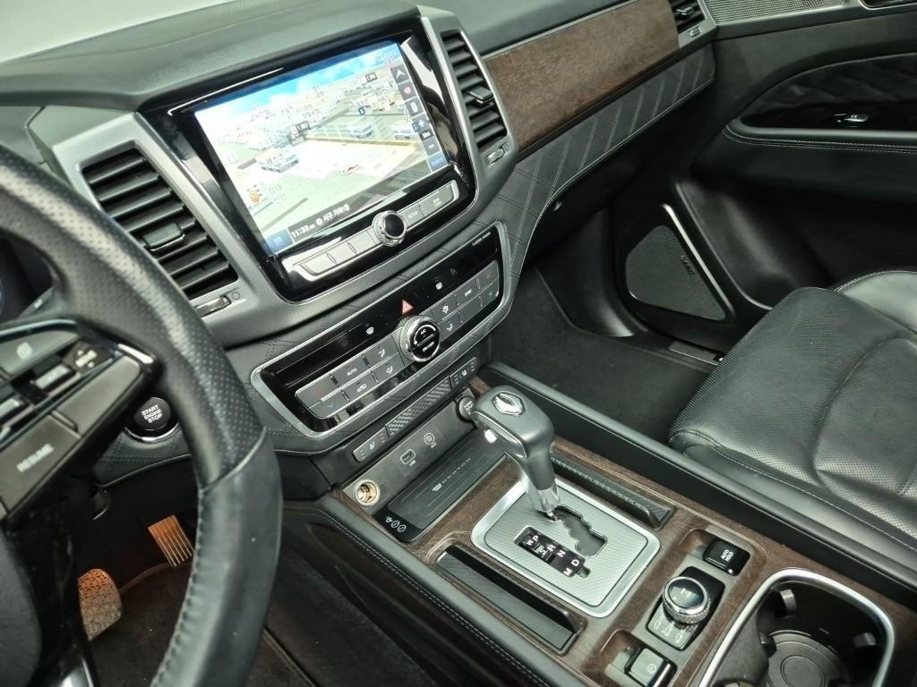 Ssangyong Rexton - Vista 10