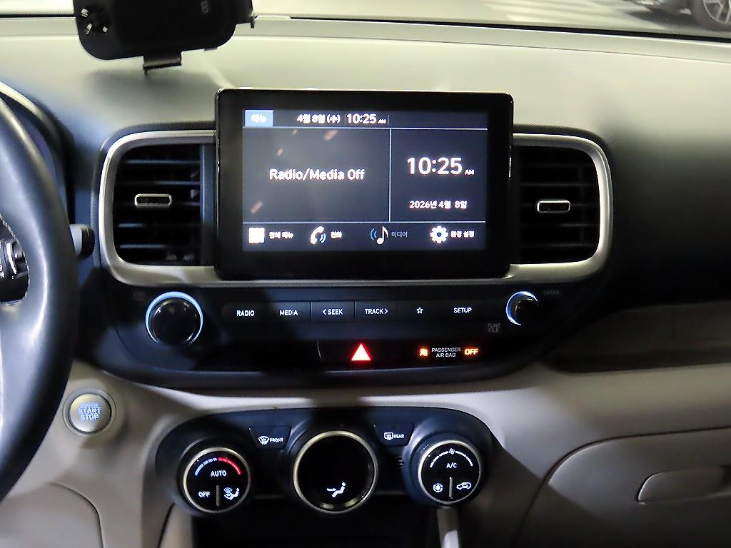 HYUNDAI Venue - Vista 11