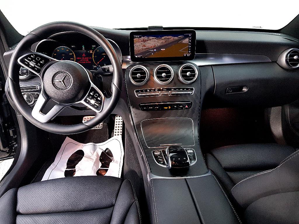 Mercedes Benz C Class - Vista 5