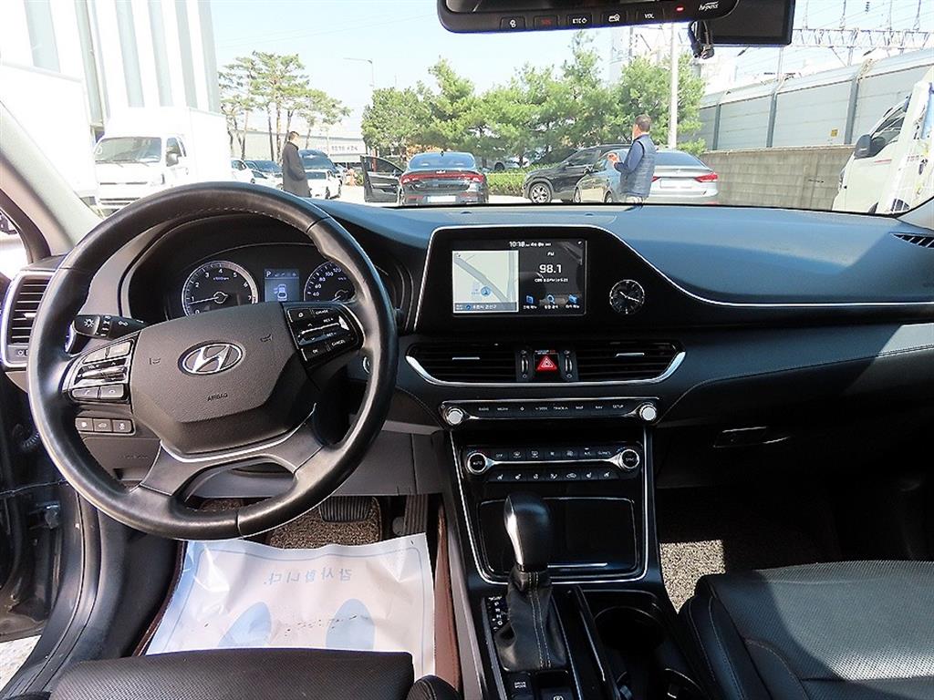 HYUNDAI Grandeur - Vista 7