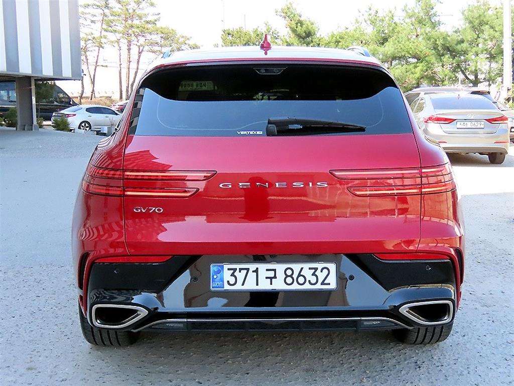 Genesis GV70 - Vista 4