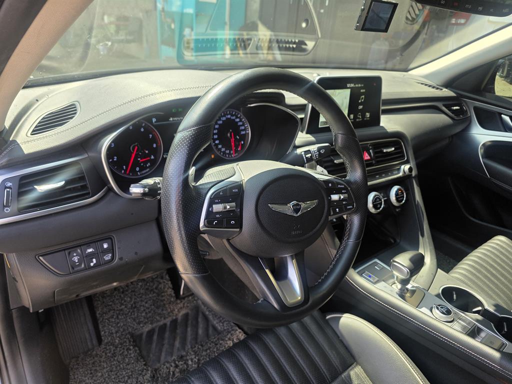 Genesis G70 - Vista 7