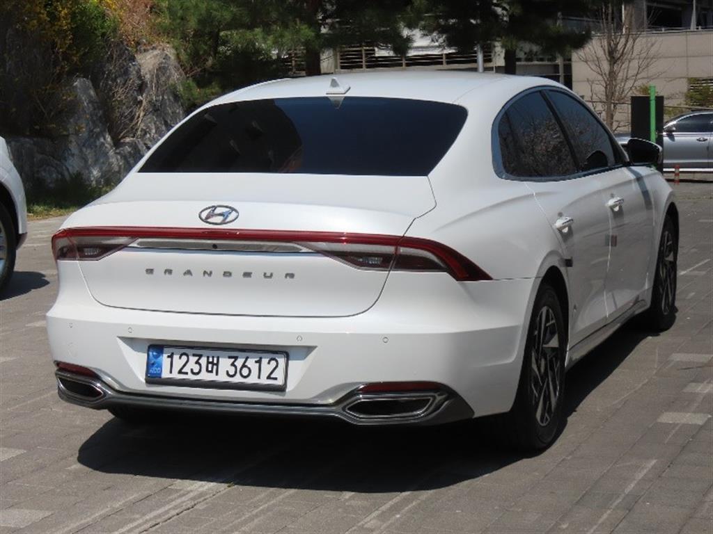 HYUNDAI Grandeur - Vista 5