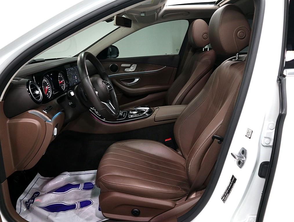 Mercedes Benz E class - Vista 9