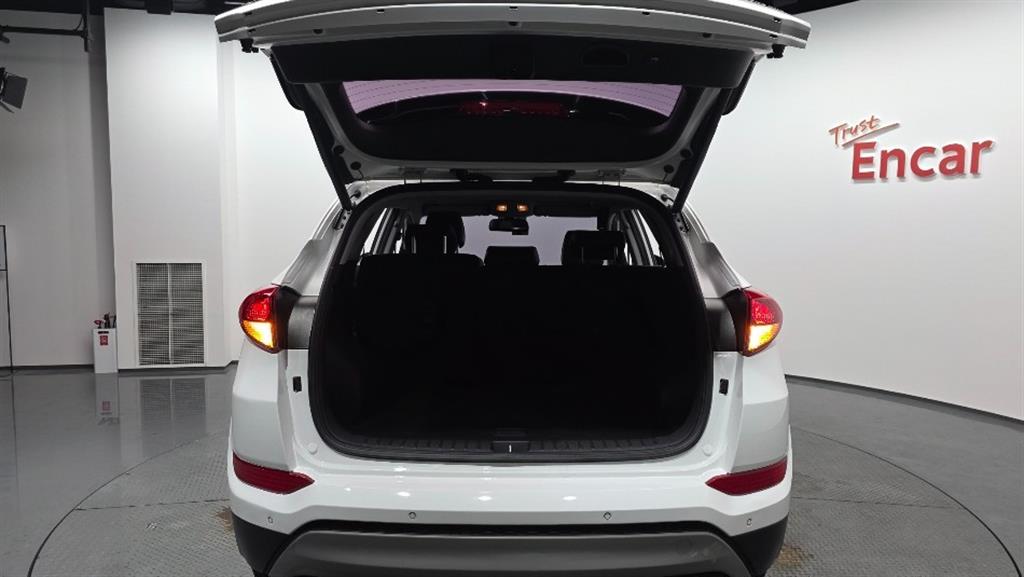 HYUNDAI Tucson 2018 Blanco - Importación desde Corea - HF Imports Iquique - Foto 18
