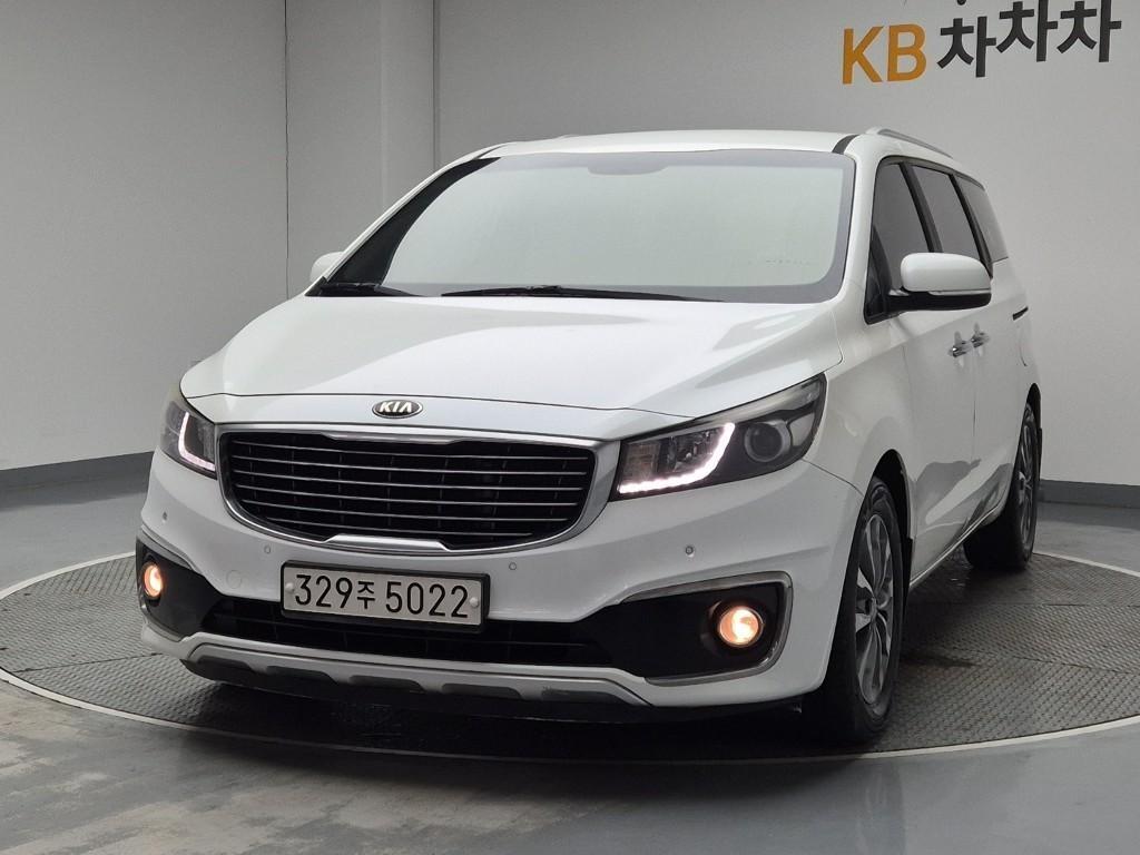KIA Carnival 2016 Blanco - Importación desde Corea - HF Imports Iquique - Foto 1