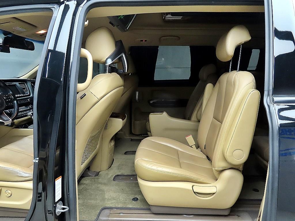 KIA Carnival - Vista 6