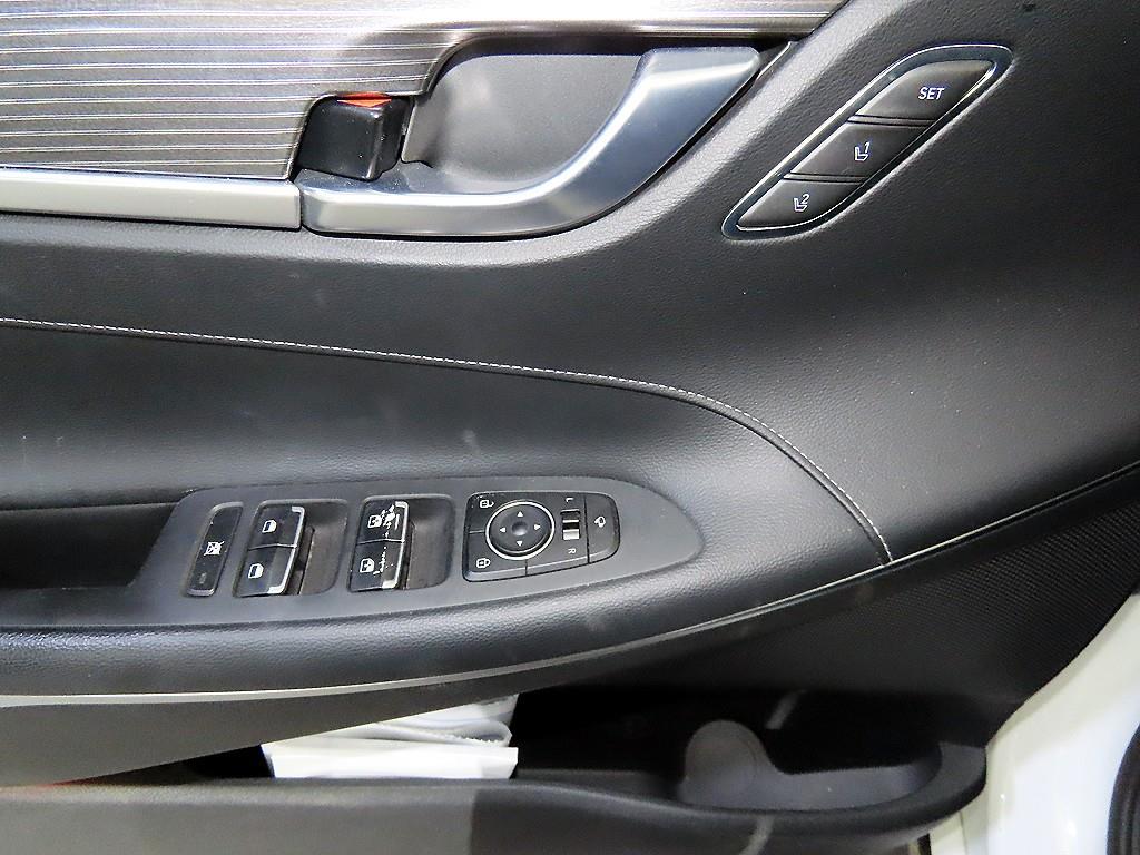 HYUNDAI Grandeur - Vista 12