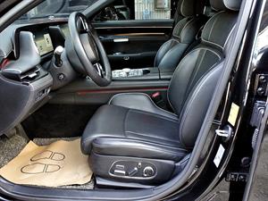 Genesis G90 - Vista 10