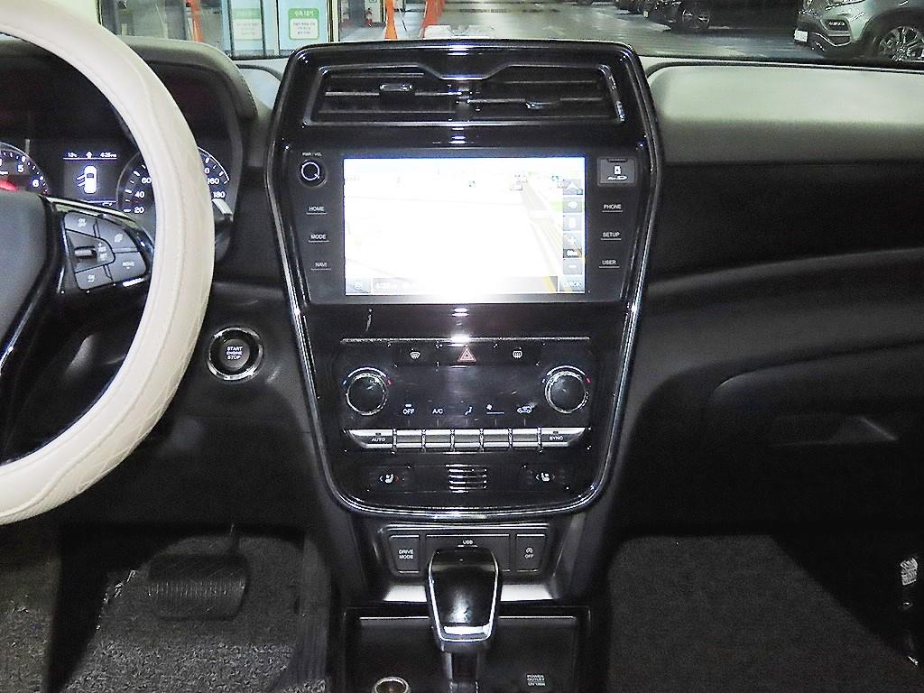 Ssangyong Tivoli - Vista 11