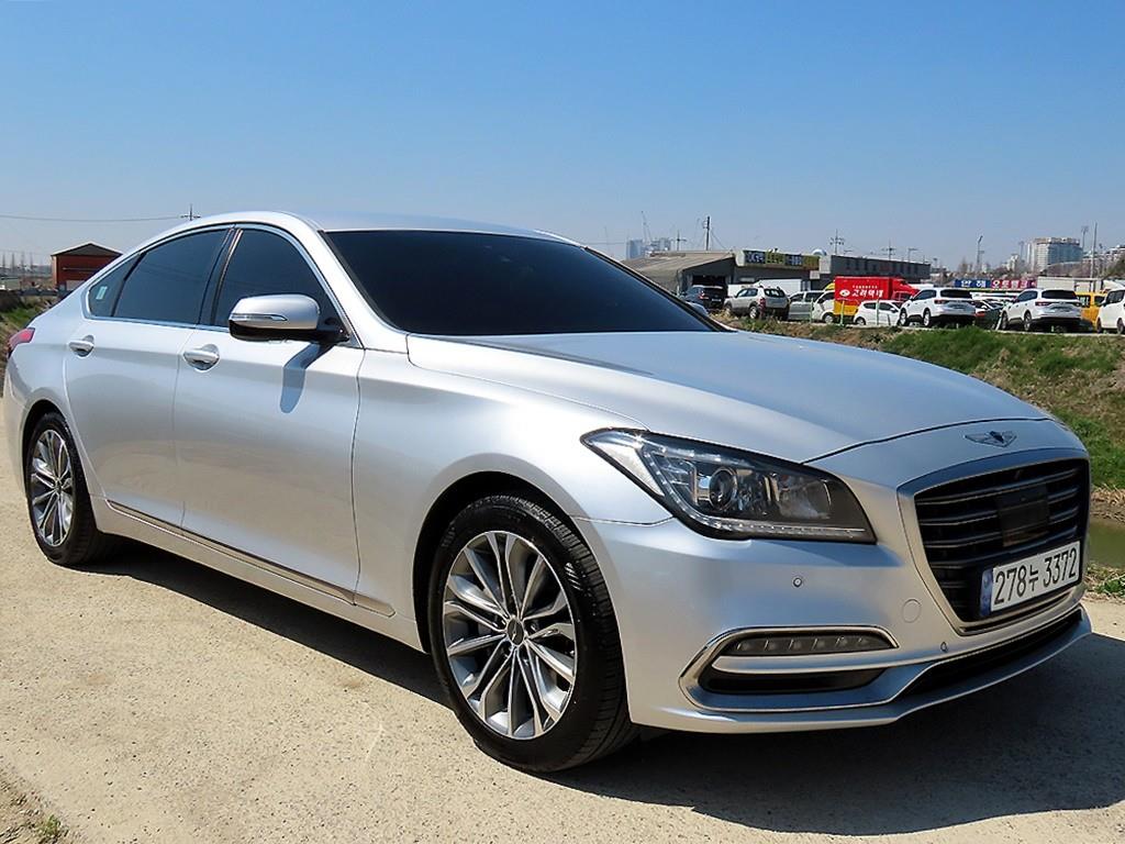 HYUNDAI Genesis - Vista 2