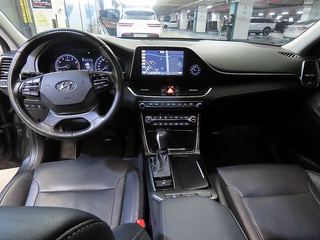 HYUNDAI Grandeur - Vista 10