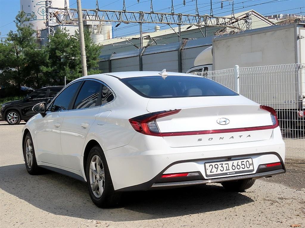 HYUNDAI Sonata - Vista 3