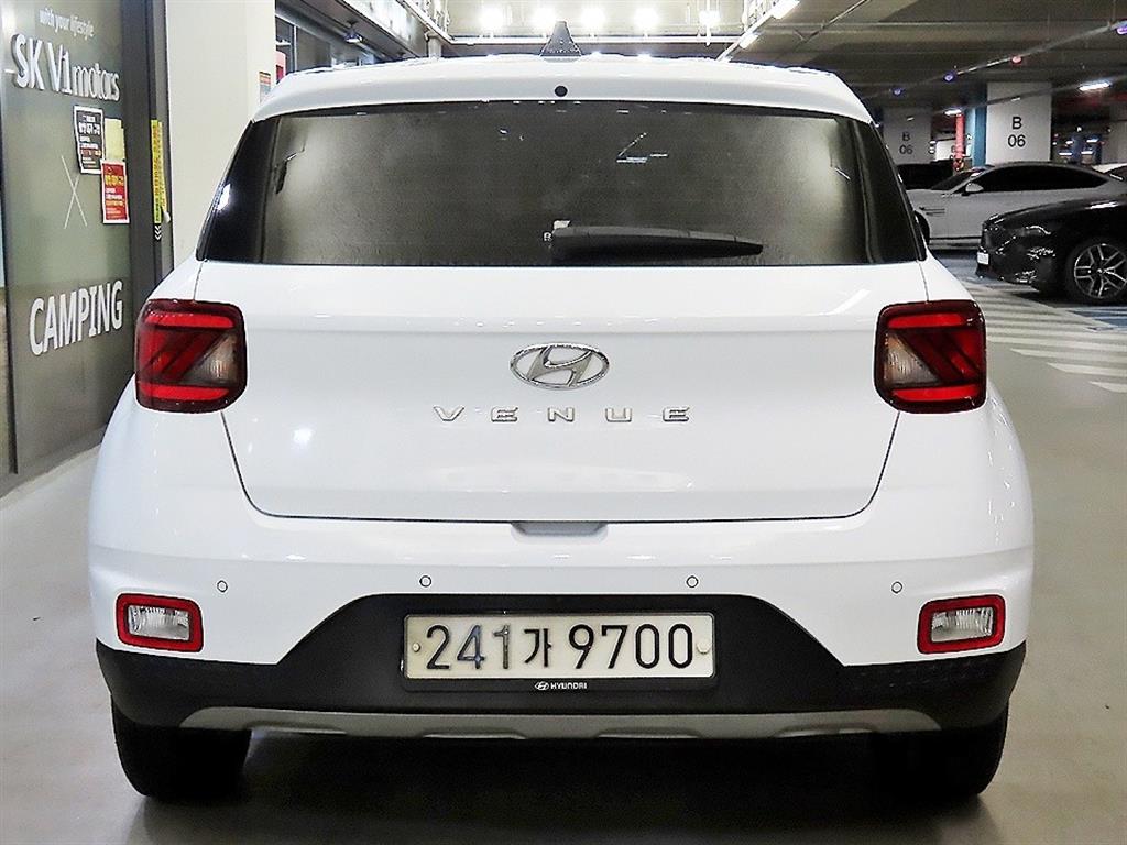 HYUNDAI Venue - Vista 5