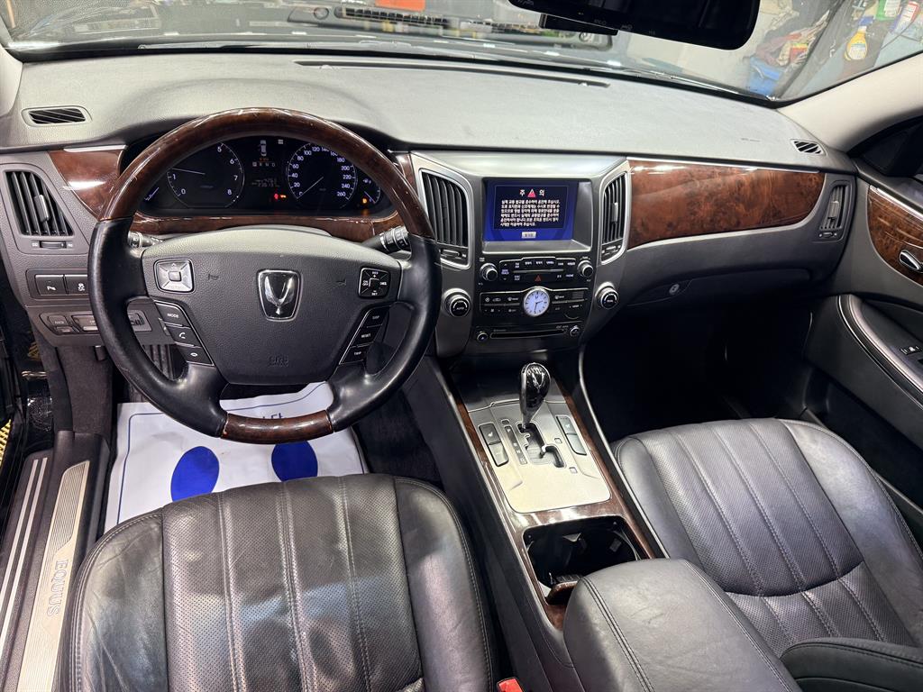 HYUNDAI Equus - Vista 5