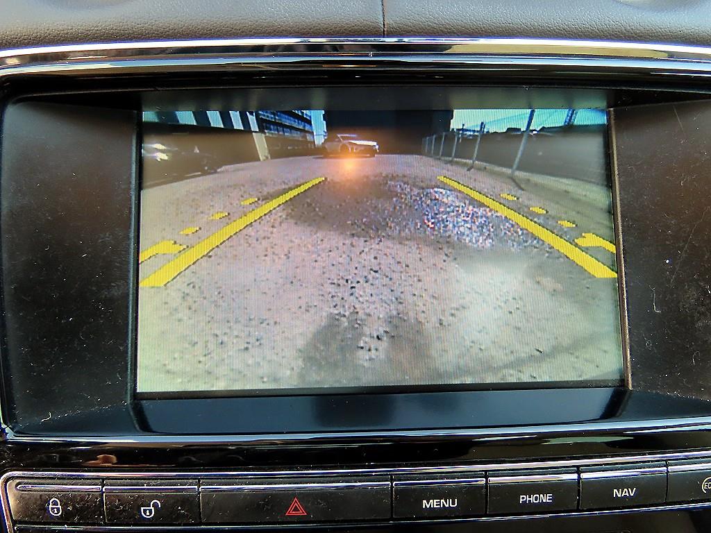 Jaguar XJ - Vista 12