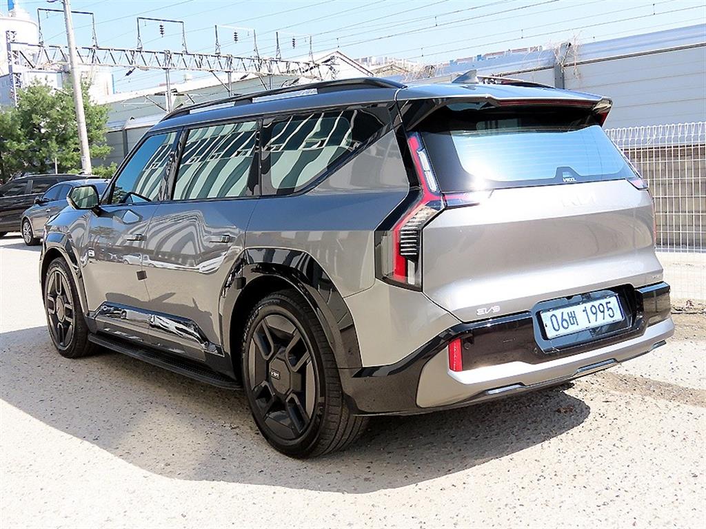 KIA EV9 - Vista 3