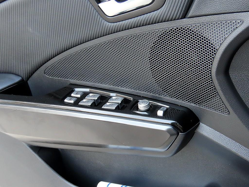 Ssangyong Tivoli - Vista 11