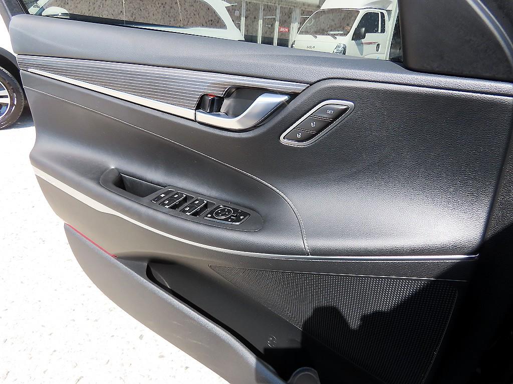 HYUNDAI Grandeur - Vista 11