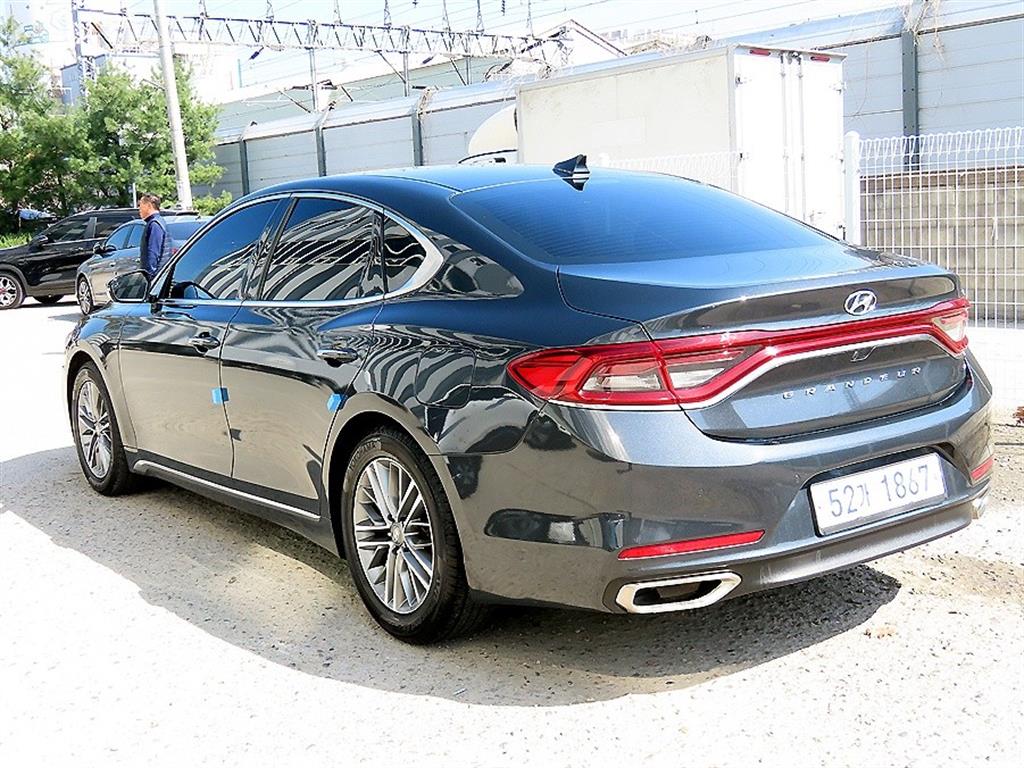 HYUNDAI Grandeur - Vista 3