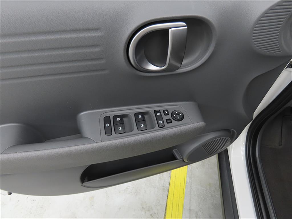 HYUNDAI Casper - Vista 12