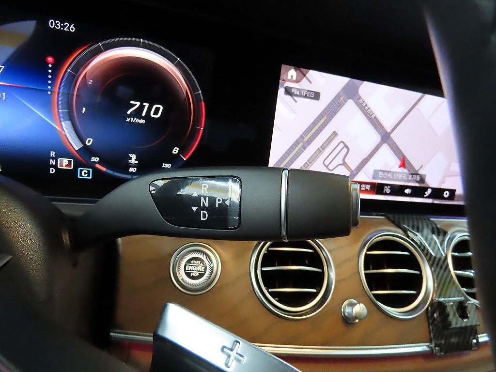 Mercedes Benz E class - Vista 10