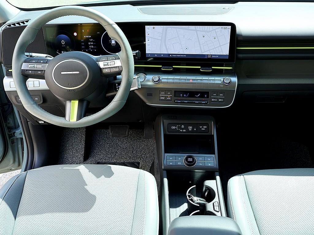 HYUNDAI Kona - Vista 9