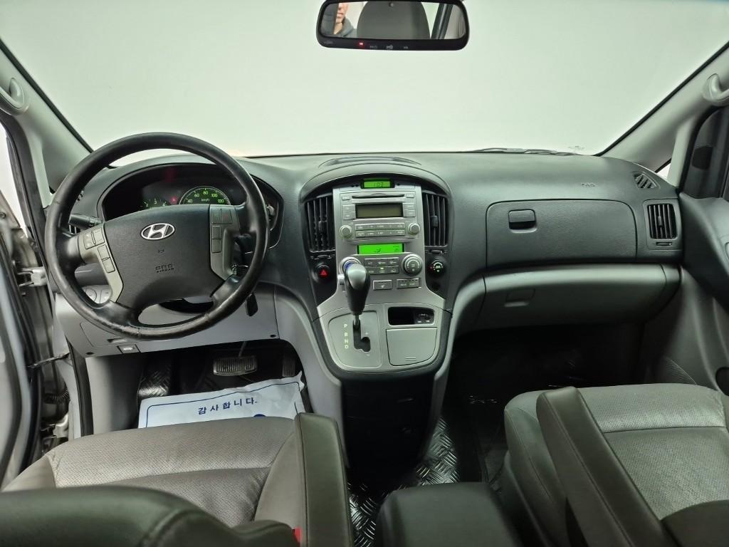 HYUNDAI Starex - Vista 7