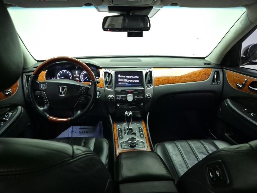 HYUNDAI Equus - Vista 7