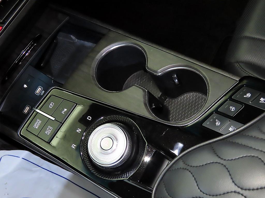 KIA K8 - Vista 12