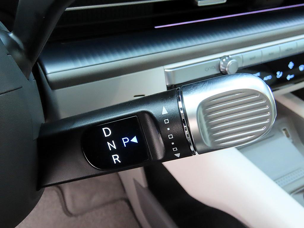 HYUNDAI Ioniq 6 - Vista 11