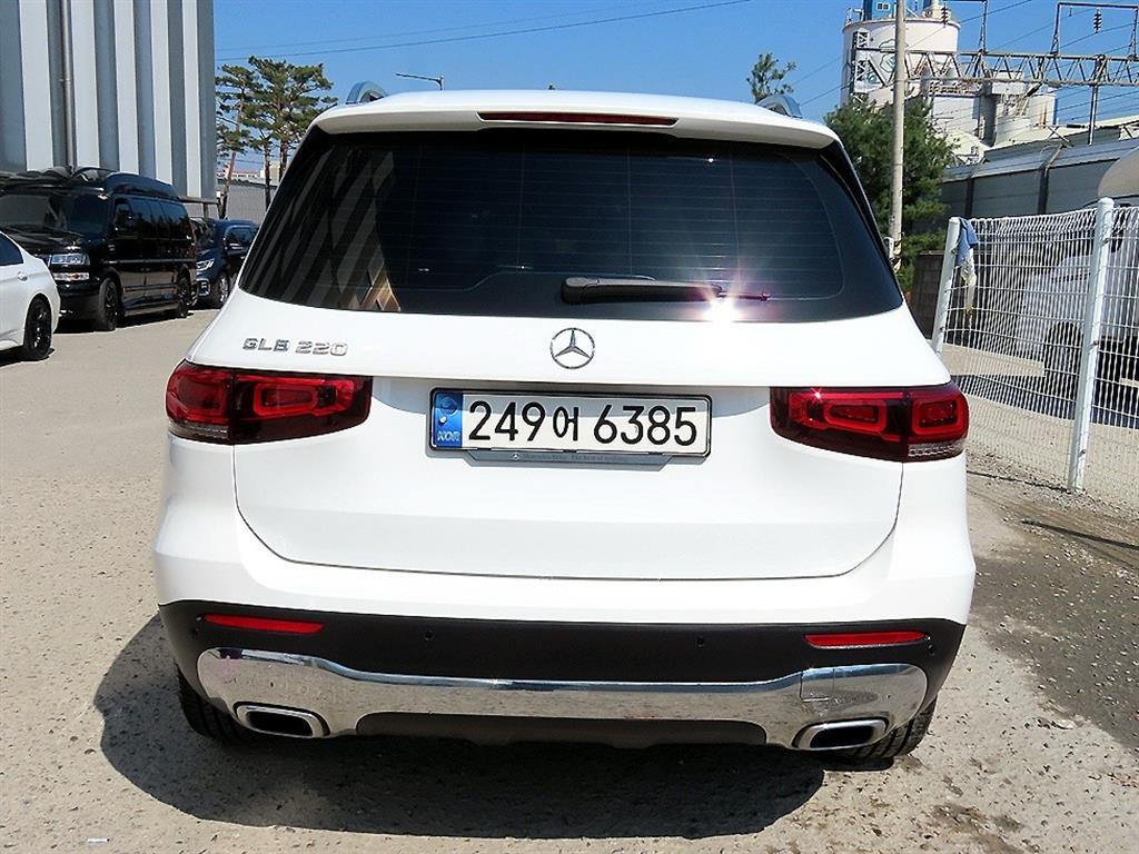 Mercedes Benz GLB Class - Vista 4